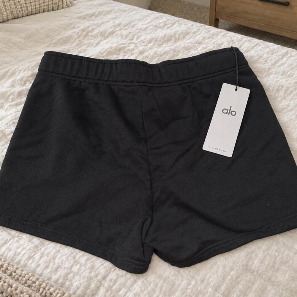 Alo Accolade Shorts – Black - Picture 2 of 2